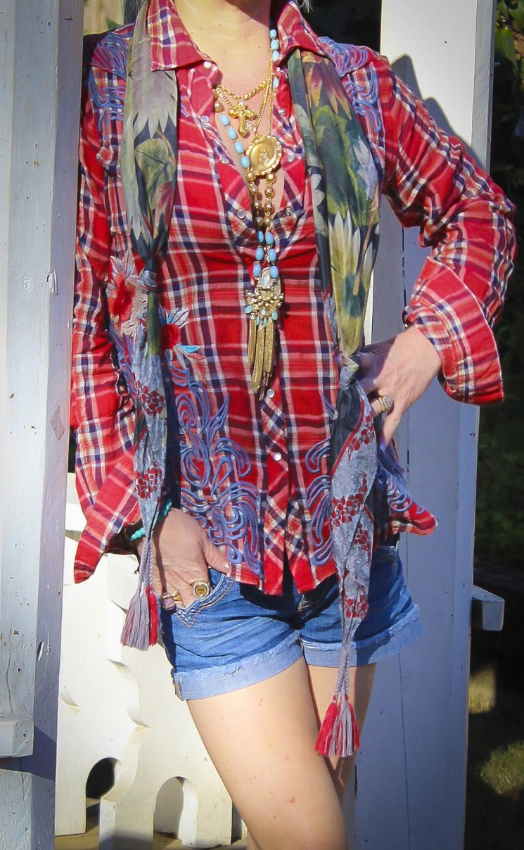 Johnny Was The Woodlands, Johnny Was scarf, rodeo, Luxor, Houston blogs, Houston Livestock Show and Rodeo, Houston fashion, plaid top red plaid shop Market Street