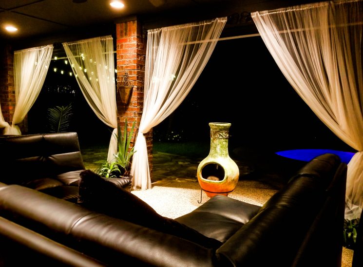 patio decor
glam patio
The Woodlands home decor
outdoor decor
covered patio
living and style blog