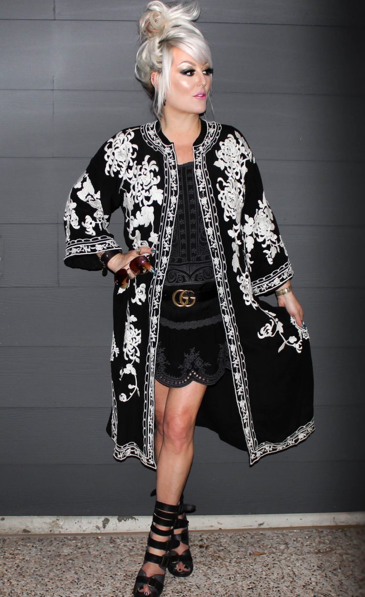 Stephanie, Gucci belt Bosscat lashes
Top Houston blog
Luxor Living and Style
Johnny Was kimono
Johnny Was in The Woodlands
The Woodlands shopping