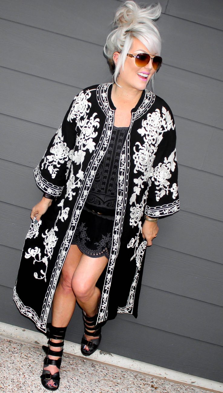 Stephanie
Top Houston blog
Luxor Living and Style
Johnny Was kimono
Johnny Was in The Woodlands
The Woodlands shopping
white blonde, silver blonde