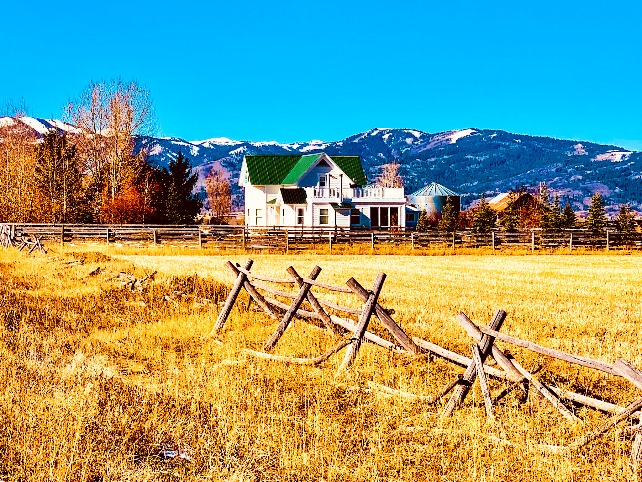 Wyoming road trip, country home, living and style