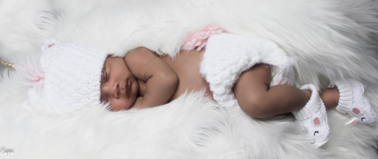The Woodlands photography, newborn photo session, baby in unicorn outfit, Luxor Living and Style Photography, photography in The Woodlands, blogger in The Woodlands, babies, newborns, Luxor Living and Style
